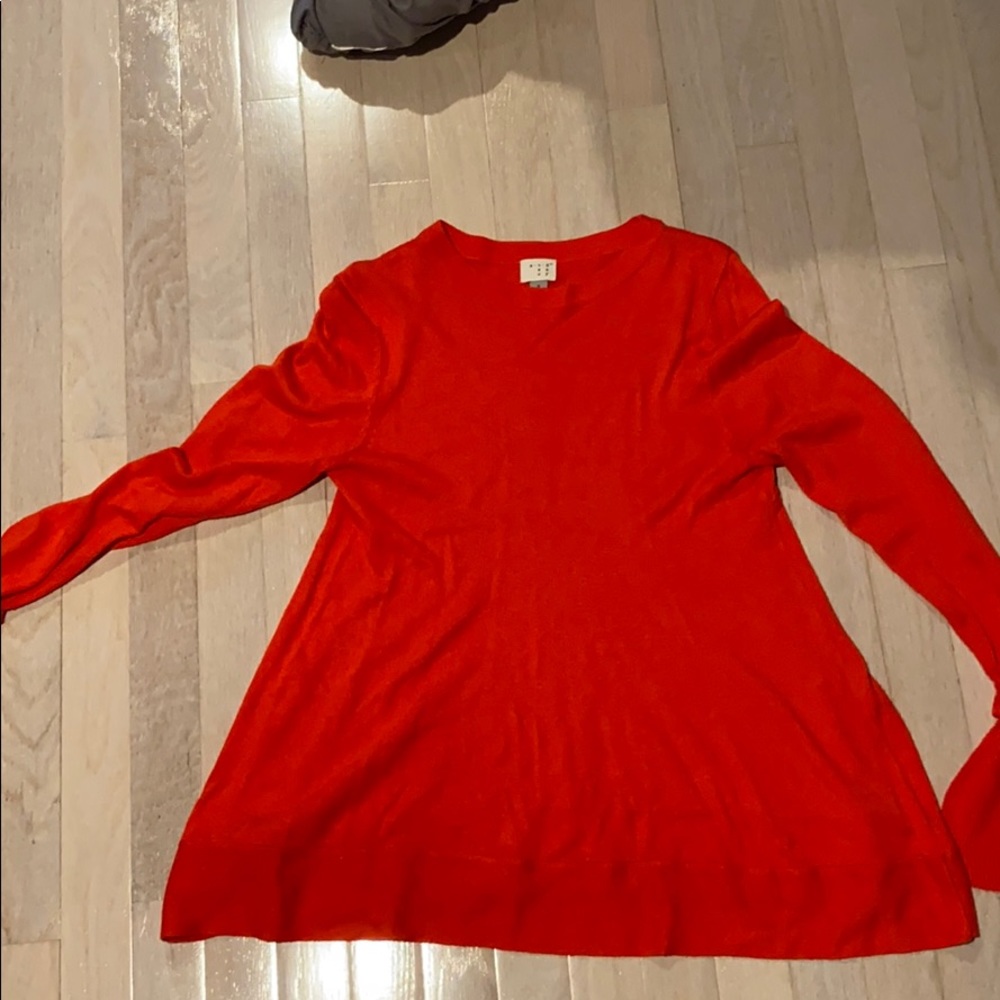 Light weight sweater